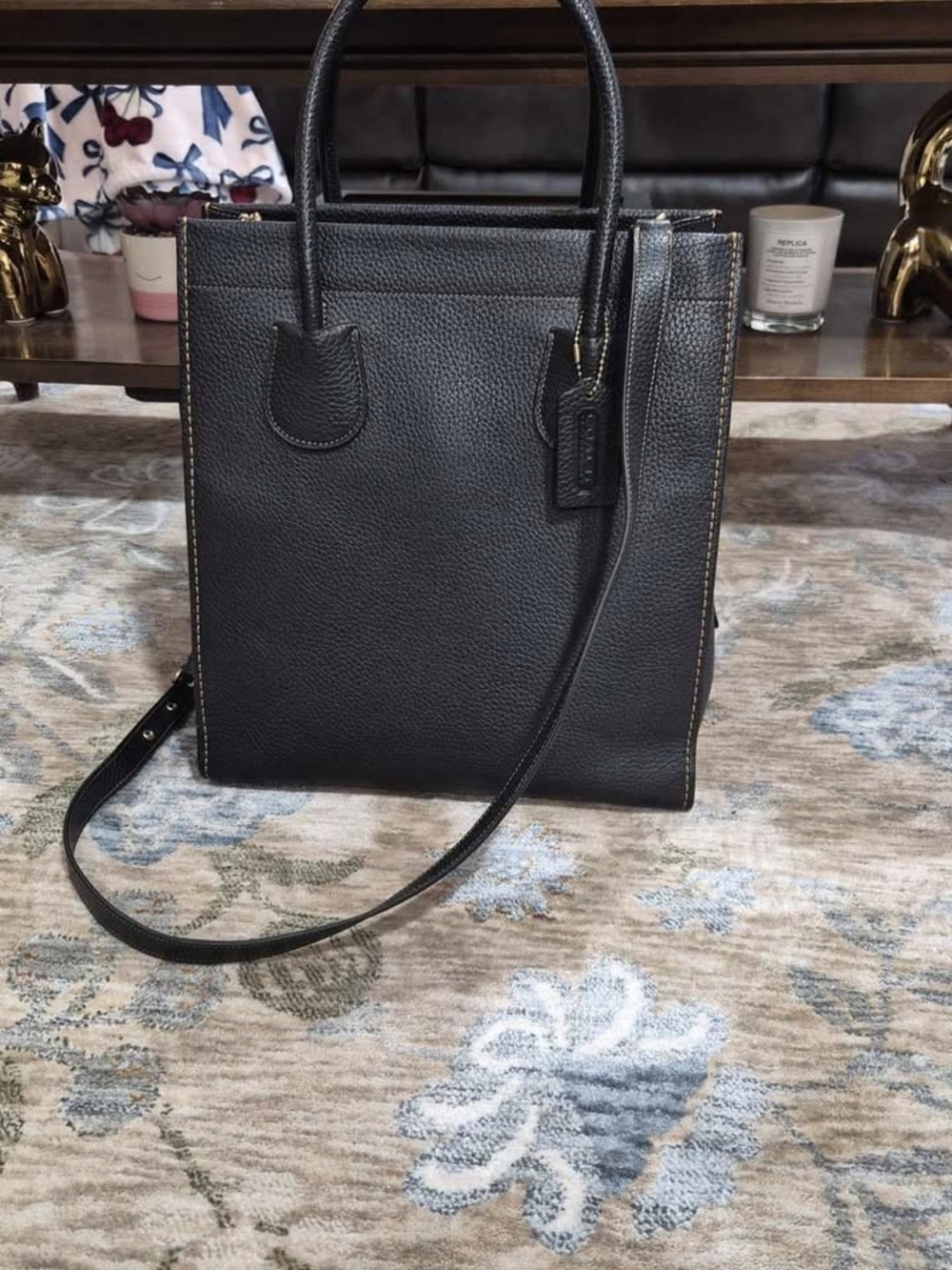Coach CASHIN tote In Black Glovetanned Pebbled Leather